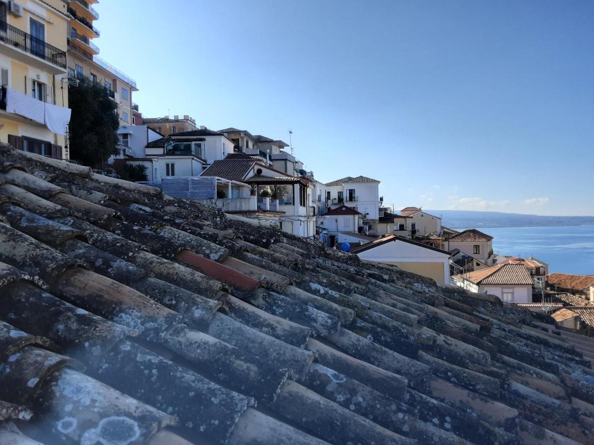 "Lo Studiolo" Apartment Pizzo  Eksteriør bilde
