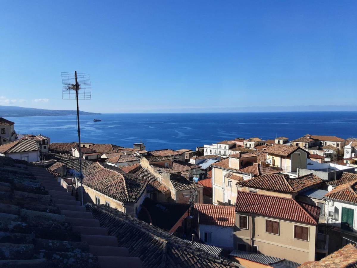 "Lo Studiolo" Apartment Pizzo  Eksteriør bilde