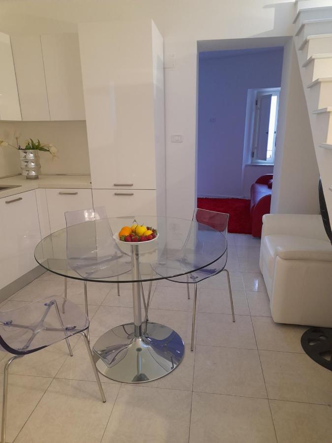 "Lo Studiolo" Apartment Pizzo  Eksteriør bilde