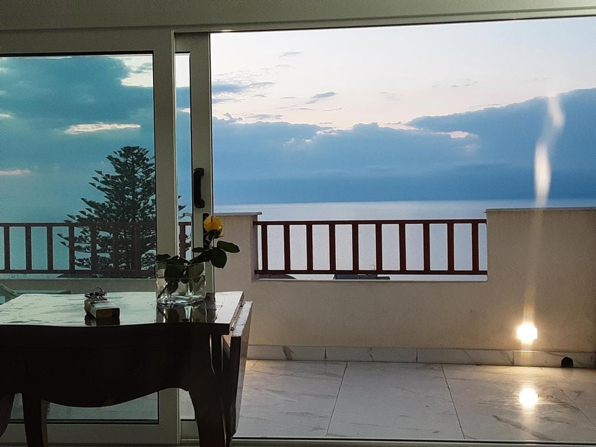 "Lo Studiolo" Apartment Pizzo  Eksteriør bilde