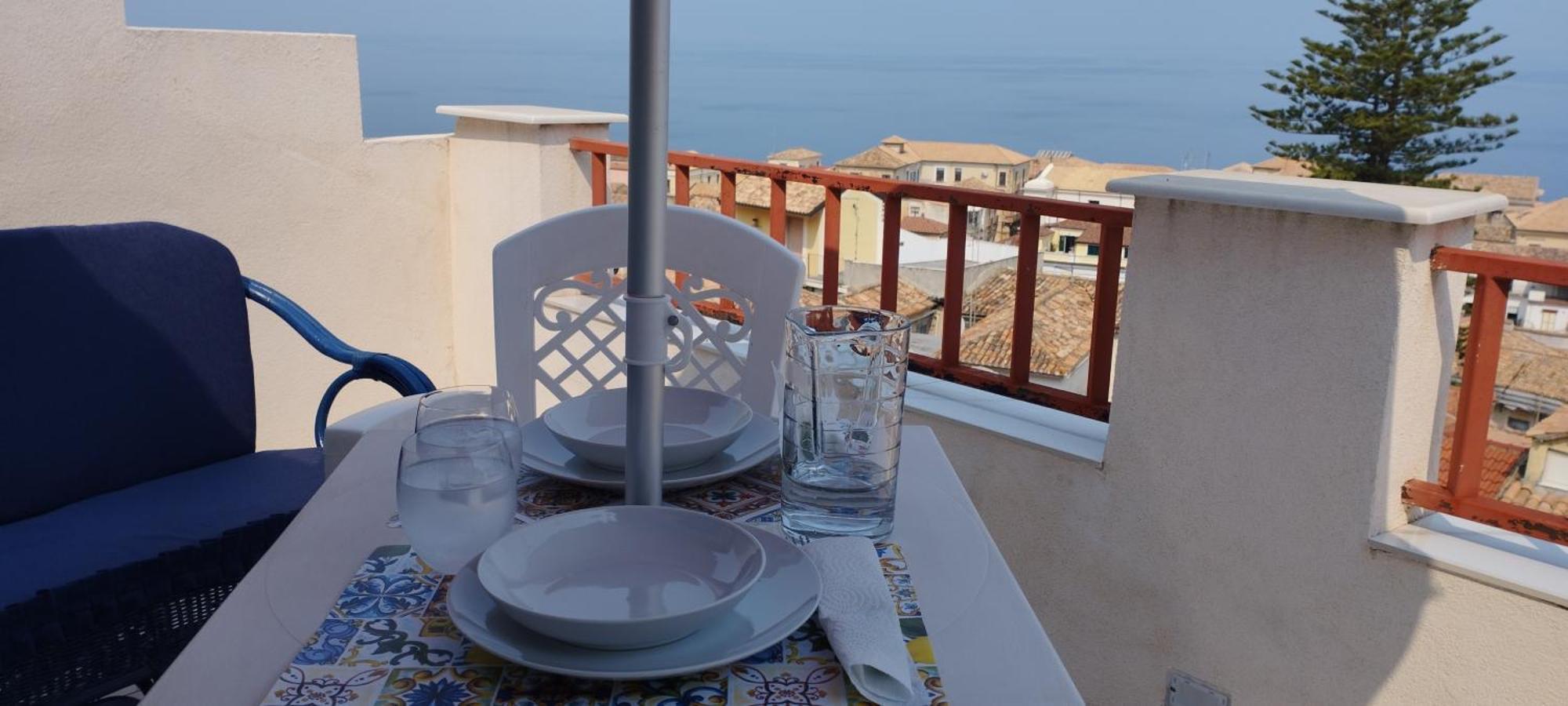 "Lo Studiolo" Apartment Pizzo  Eksteriør bilde