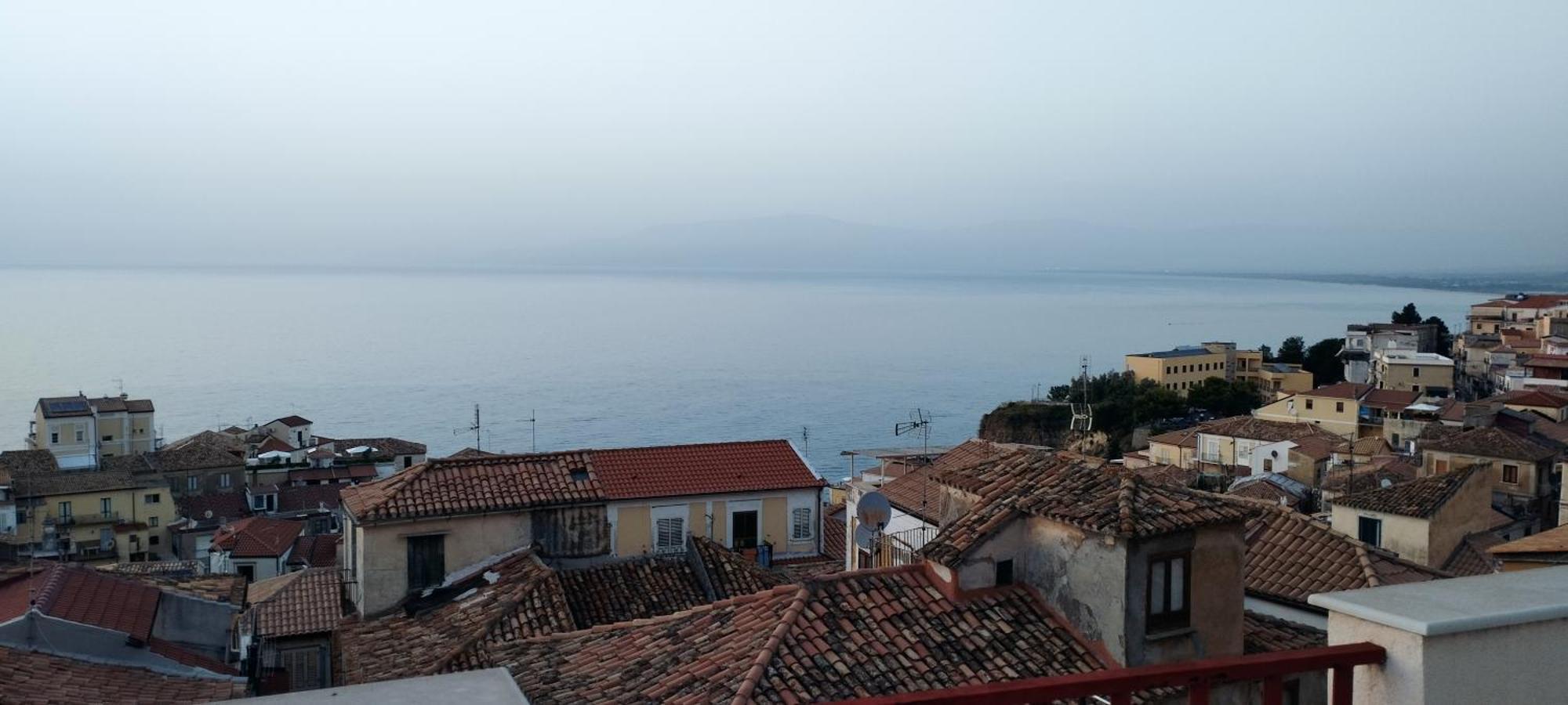 "Lo Studiolo" Apartment Pizzo  Eksteriør bilde