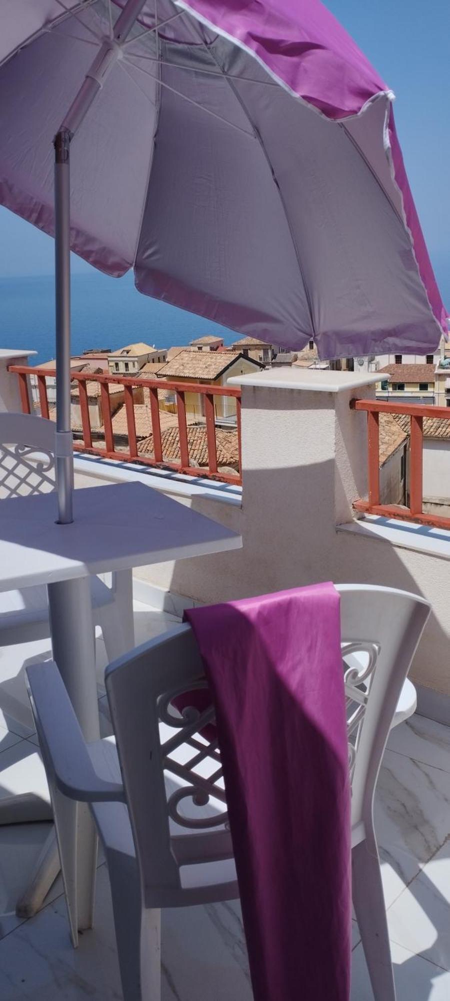 "Lo Studiolo" Apartment Pizzo  Eksteriør bilde