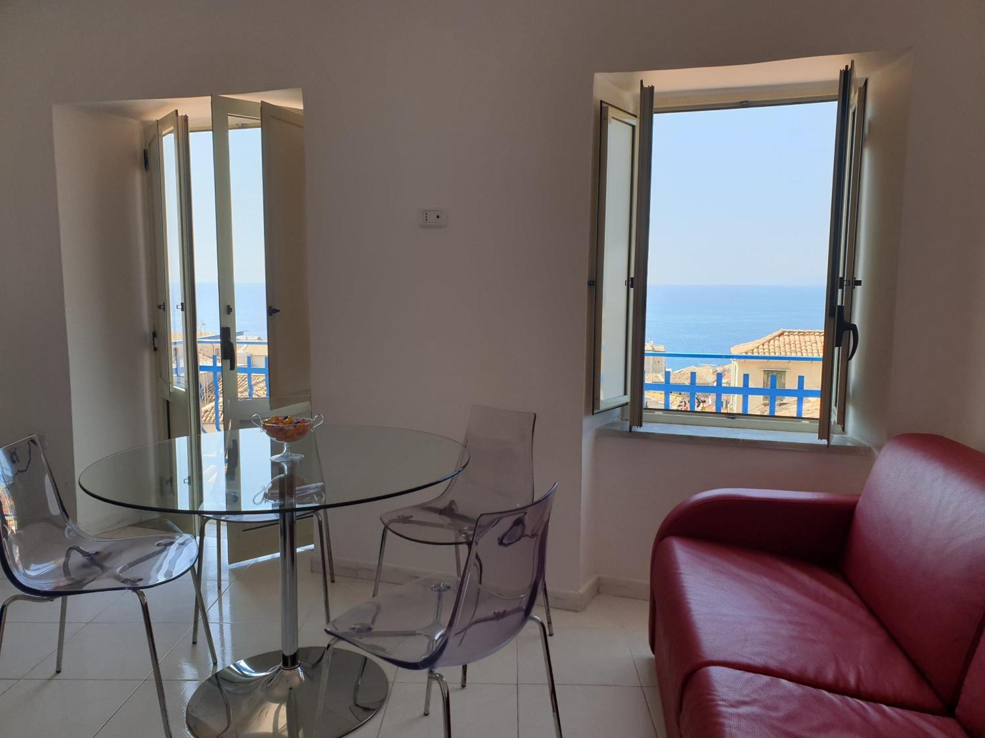 "Lo Studiolo" Apartment Pizzo  Eksteriør bilde